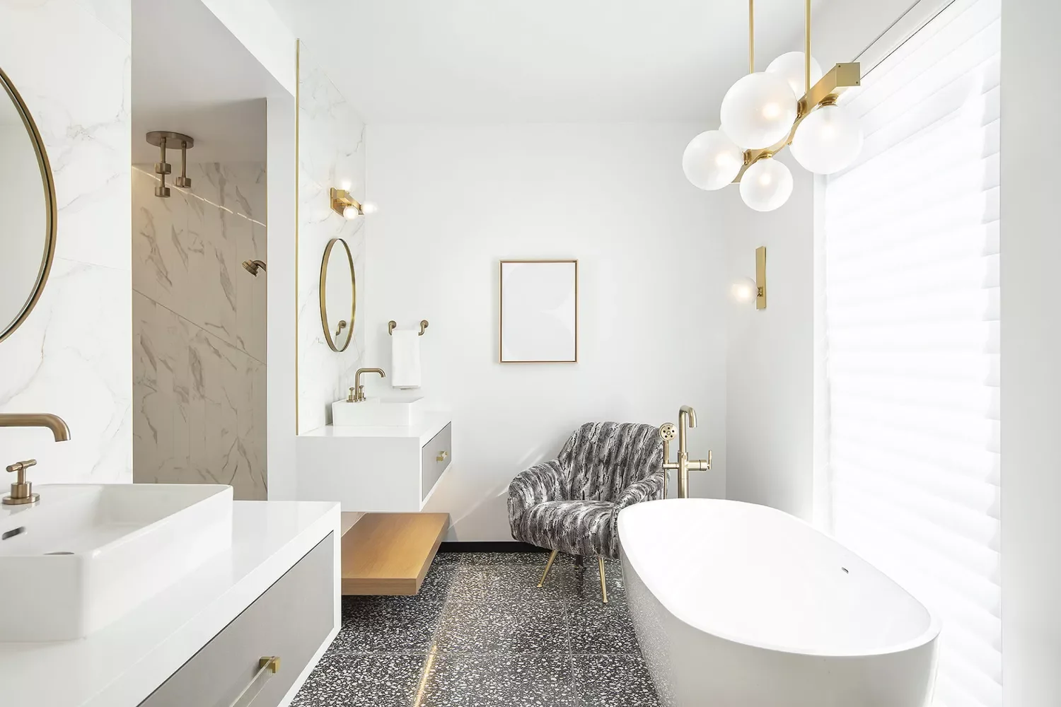 50 Luxurious Bathroom Ideas to Create Your Perfect Self-Care Sanctuary 40 Lounge Seating