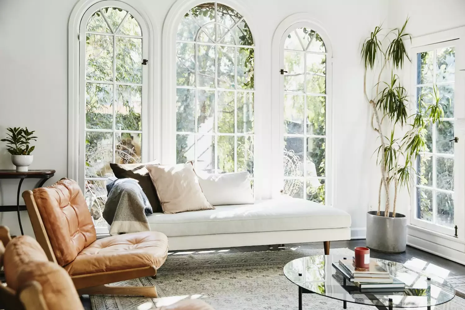 19 Amazing Garage Transformation Ideas to Revolutionize Your Space Lounge Space