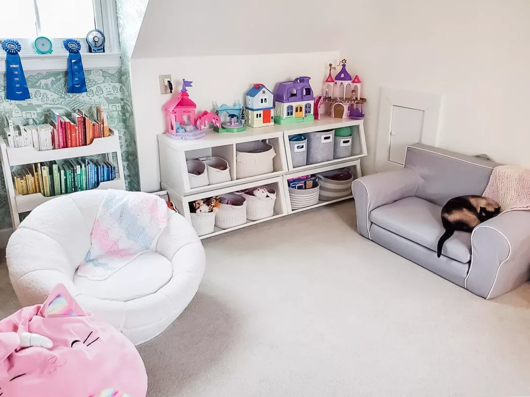20 Clever Ways to Organize Your Child's Stuffed Animal Collection Low Height Furniture