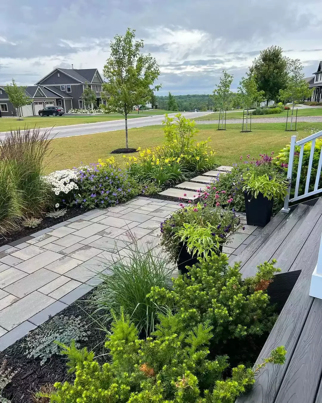 82 Stunning Front Yard Landscaping Ideas to Transform Your Home's Curb Appeal This Spring Low-Maintenance Perennial Walkway