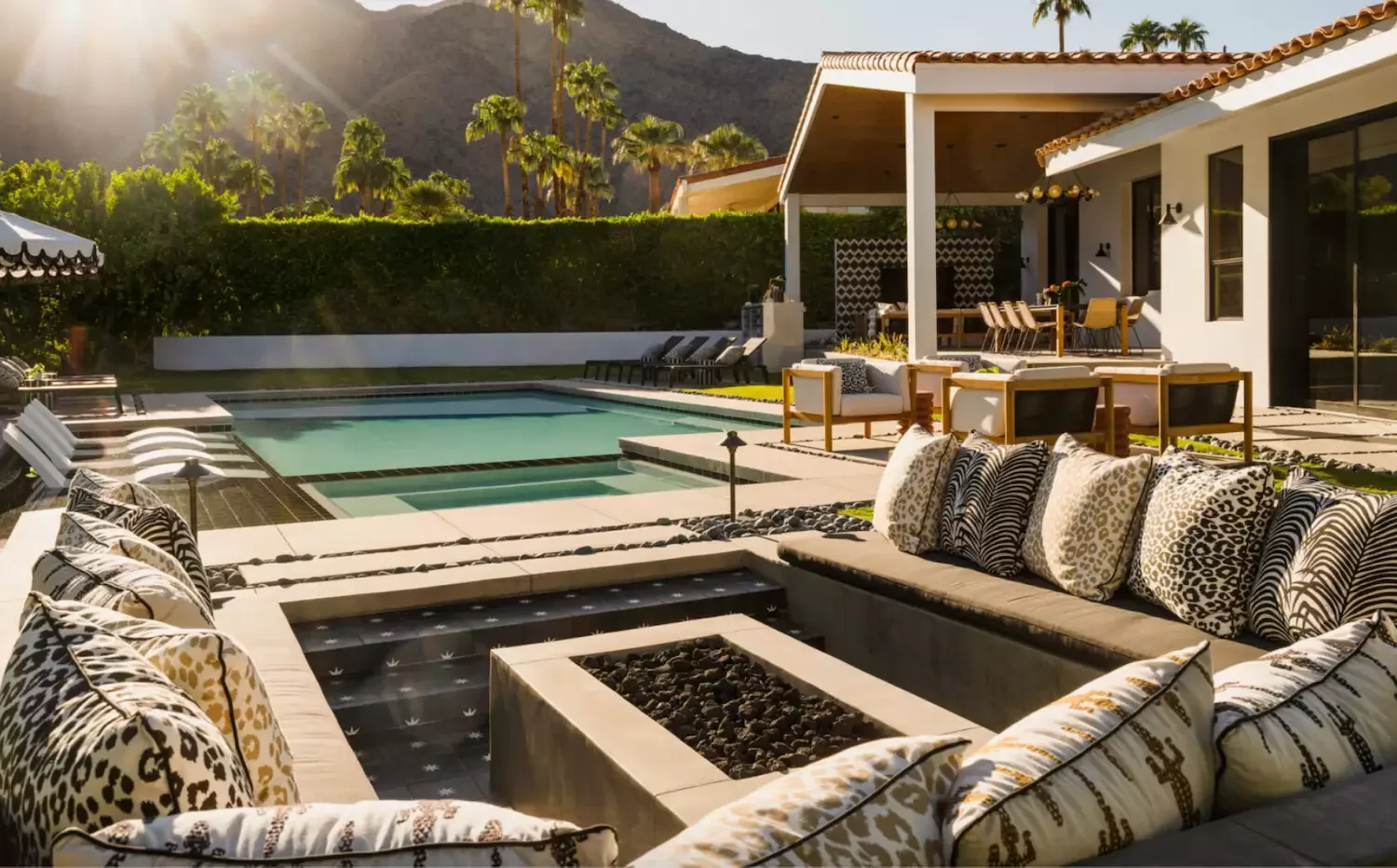 53 Stunning Privacy Fence Ideas to Transform Your Outdoor Space into a Private Paradise Low Wall With Living Fence