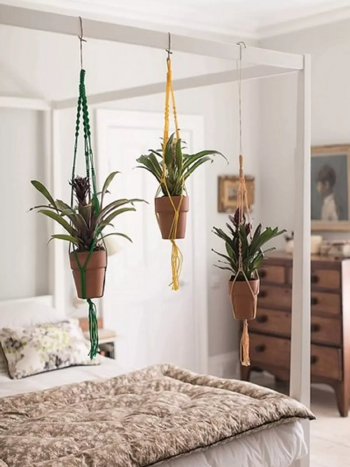 27 Stunning Midcentury Modern Bedroom Ideas That Will Transform Your Space 21 Macrame Planter Hangers