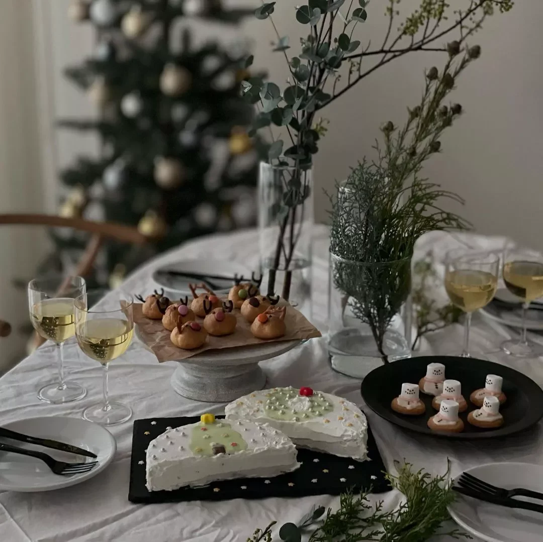 50 Festive Christmas Party Decorating Ideas Your Guests Will Absolutely Adore 48 Make Dessert Characters