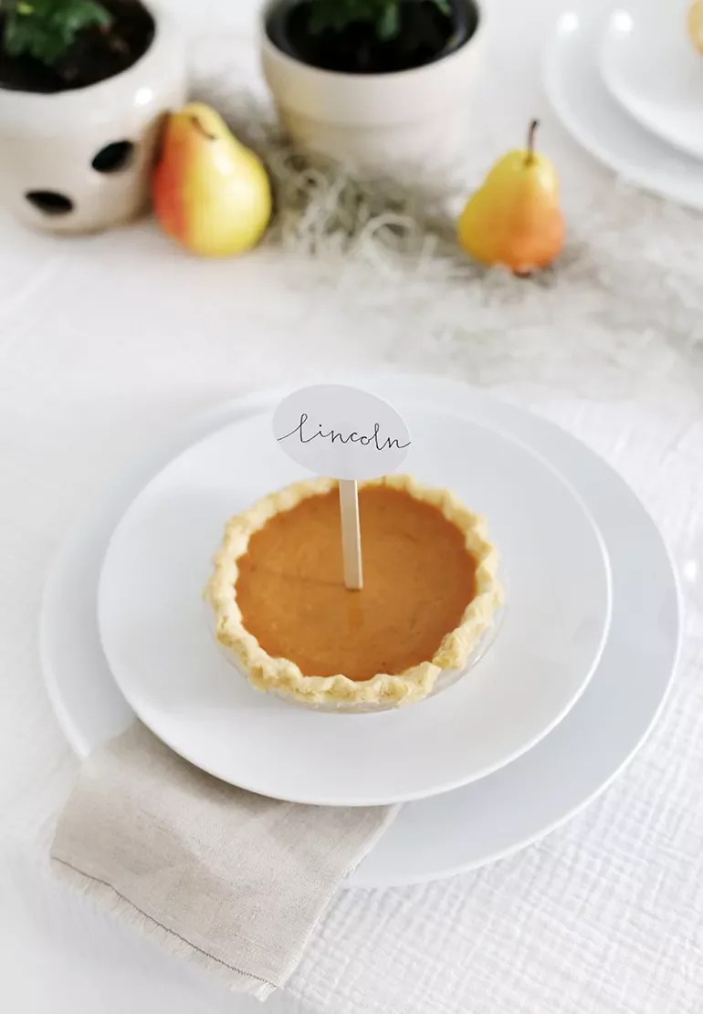 78 Beautiful Fall Table Decorating Ideas to Transform Your Seasonal Celebrations 53 Make Edible Place Cards