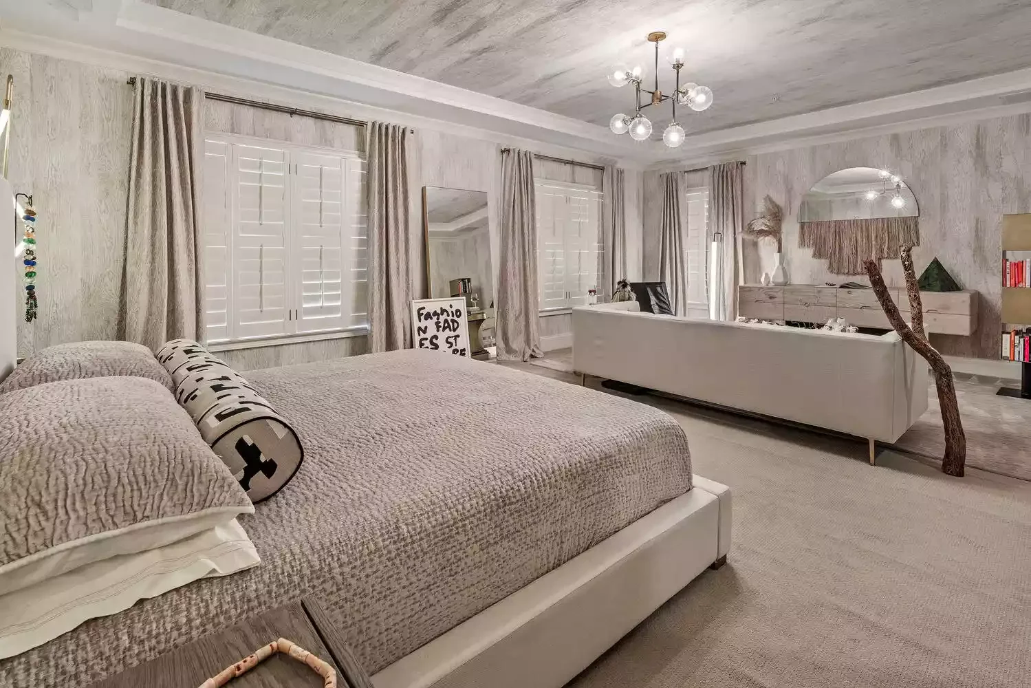 32 Stunning Gray and White Bedroom Ideas for a Classic Look That Never Goes Out of Style 23 Make It Chic and Comfy