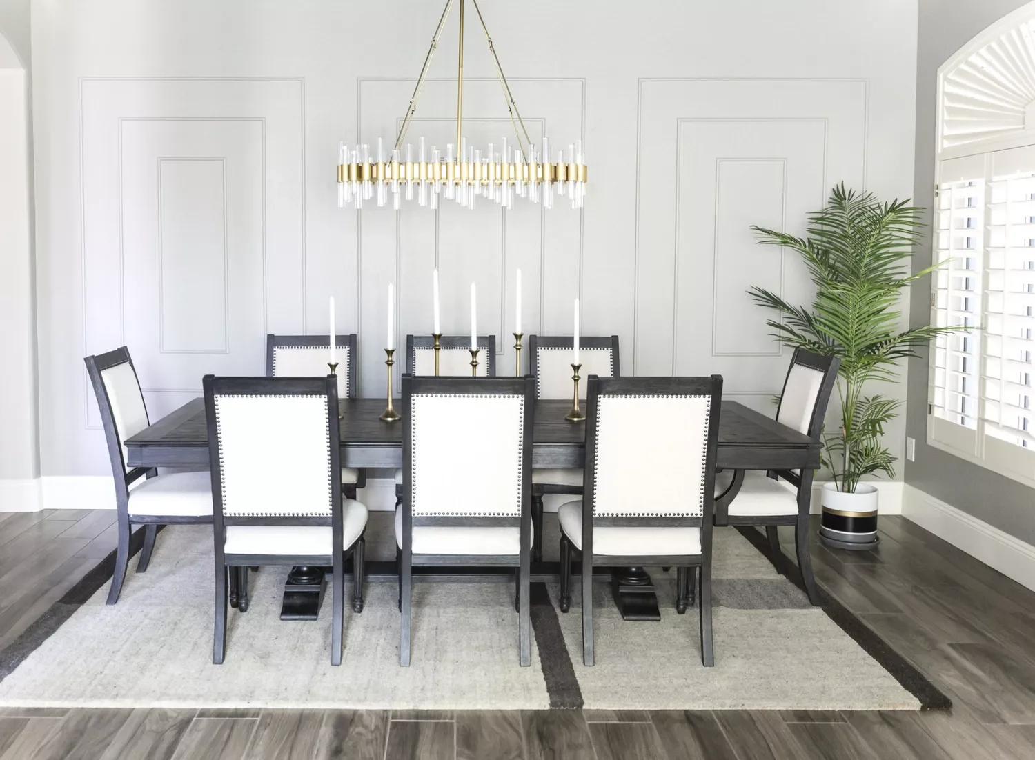 21 Stunning Dining Room Accent Wall Ideas That'll Transform Your Space Make It Classic with Paint