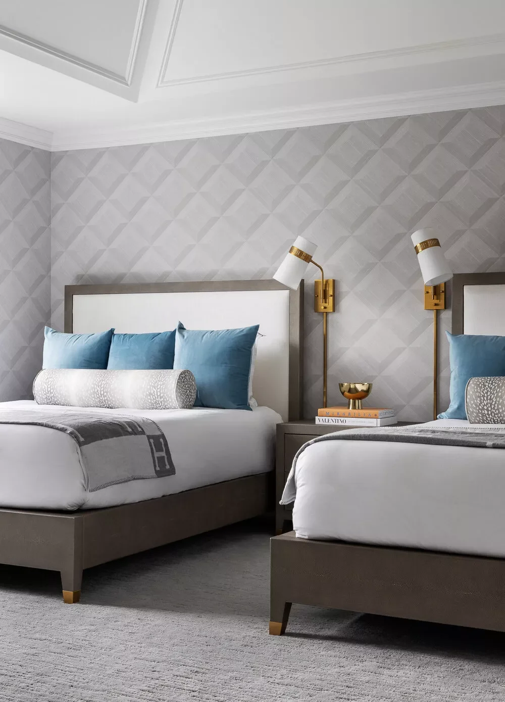 30 Cozy Bedding Ideas to Transform Your Bedroom Into a Dreamy Retreat 10 Make It Match