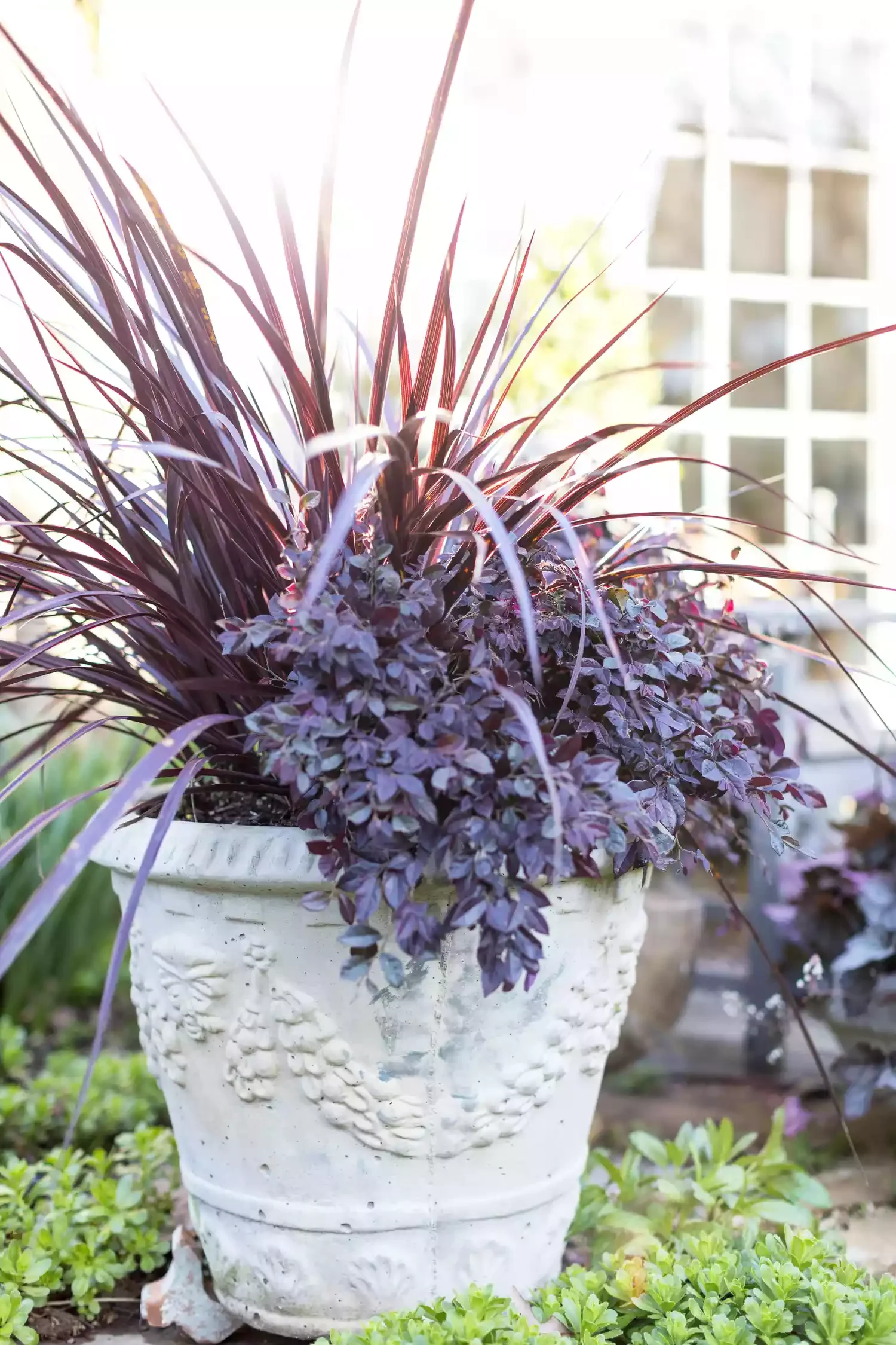 30 Stunning Fall Decor Ideas to Transform Your Outdoor Space Into an Autumn Paradise 26 Make It Monochromatic