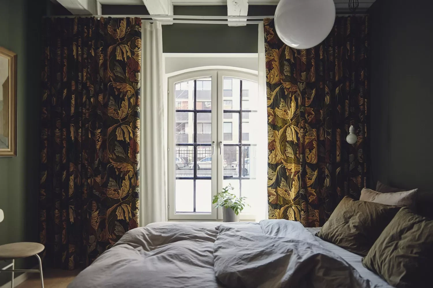 45 Cozy Bedroom Ideas That Will Transform Your Space Into a Dreamy Retreat 40 Make It Moody