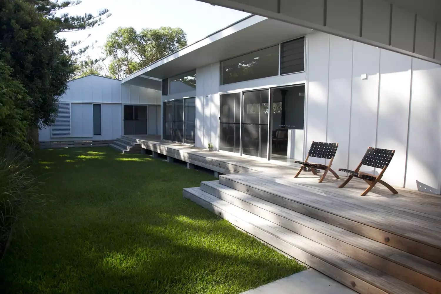 15 Beautiful Floating Deck Designs That Transform Any Outdoor Space 11 Make It Narrow