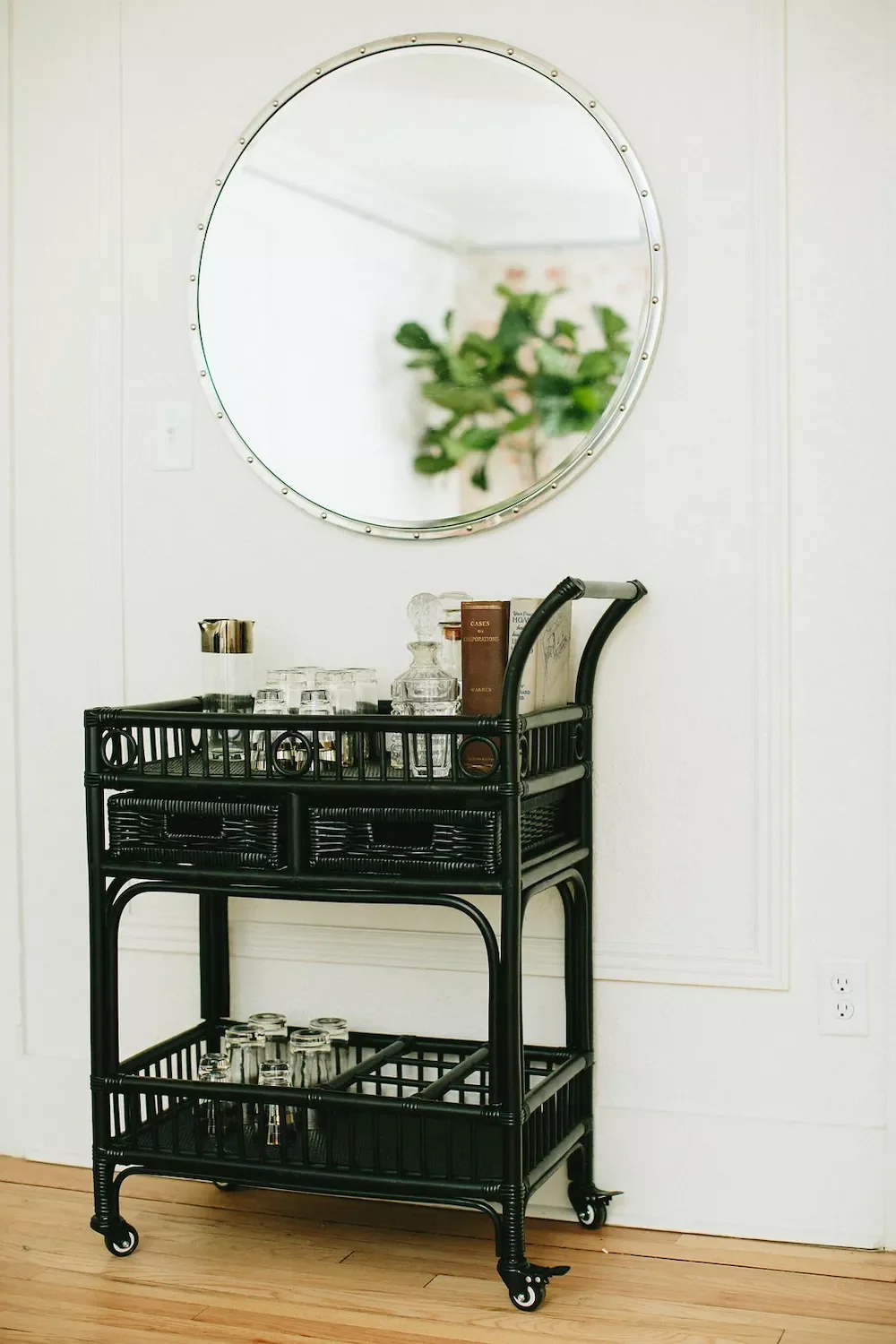 26 Budget-Friendly Home Bar Ideas That Look Expensive 21 Make It Portable