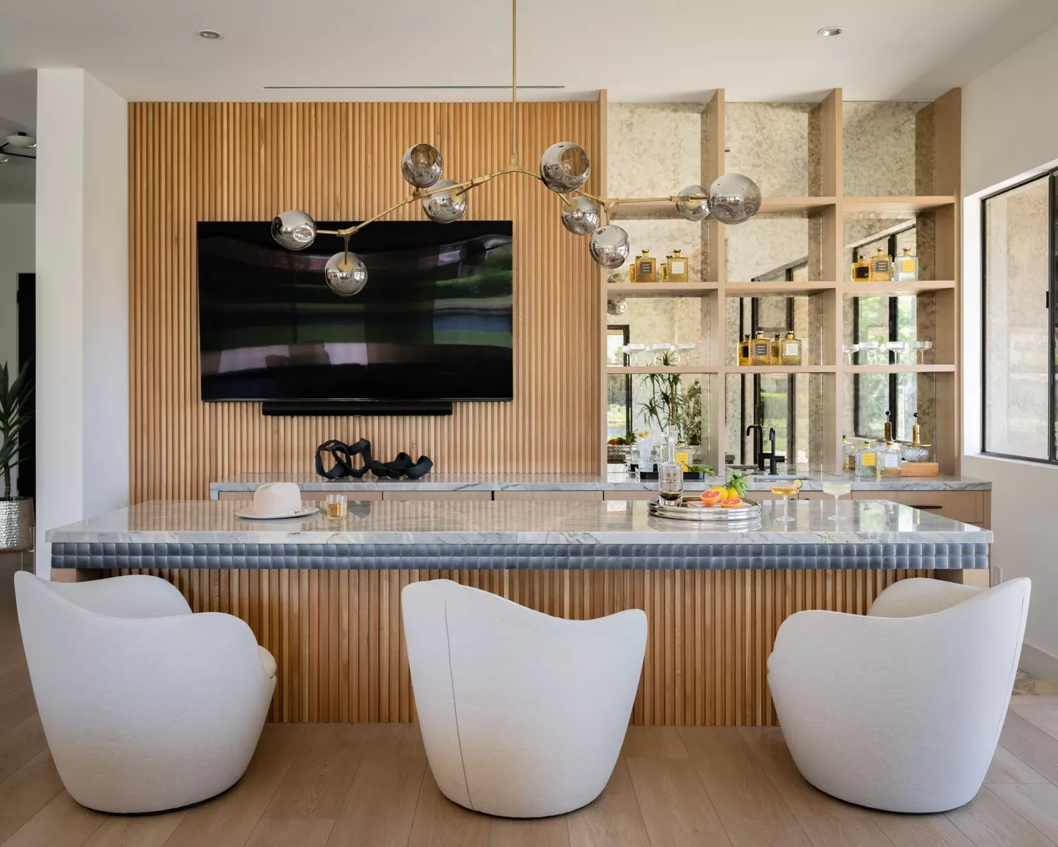26 Kitchen Island Lighting Ideas That Will Transform Your Space 23 Make It Sculptural