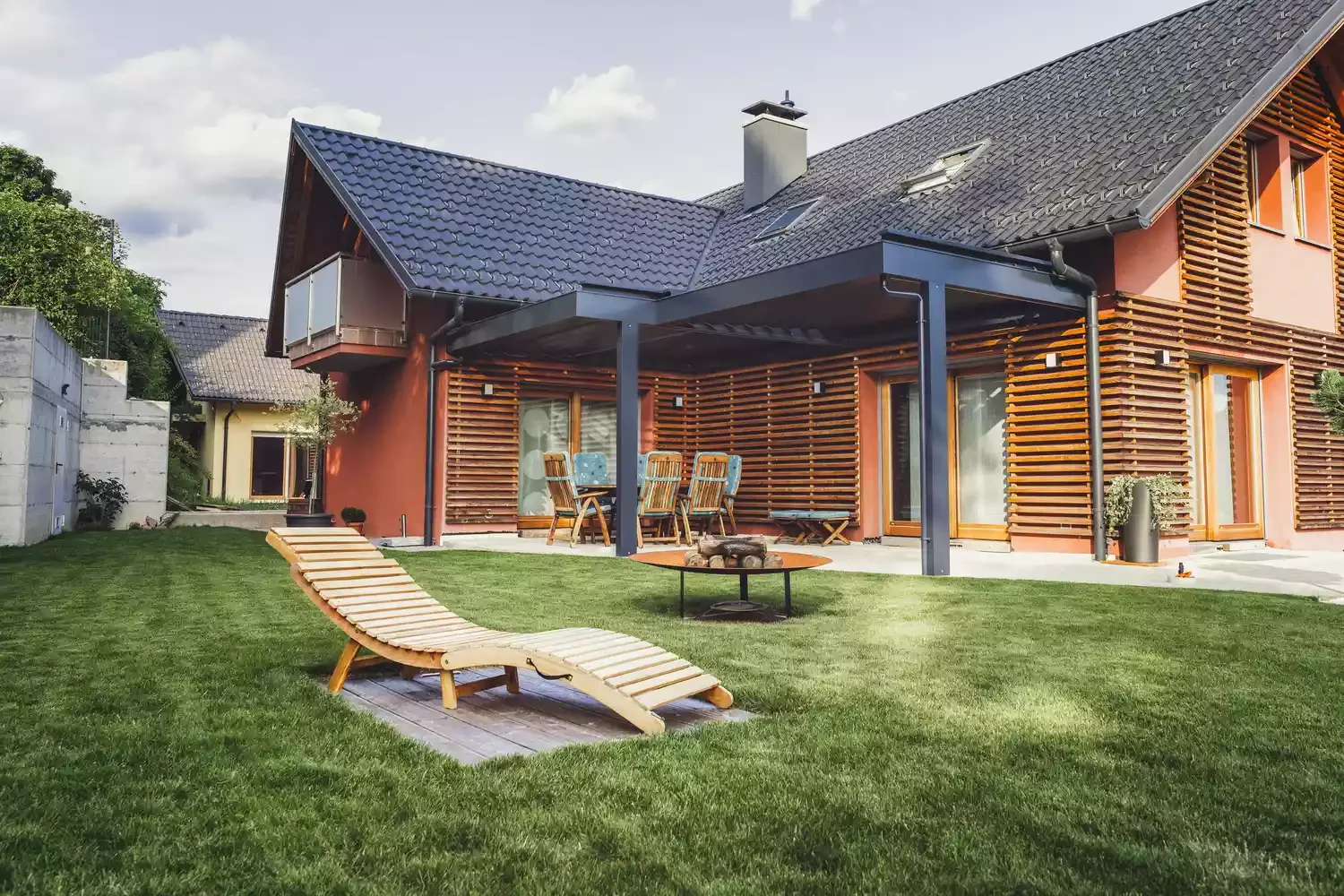15 Beautiful Floating Deck Designs That Transform Any Outdoor Space 5 Make It Tiny