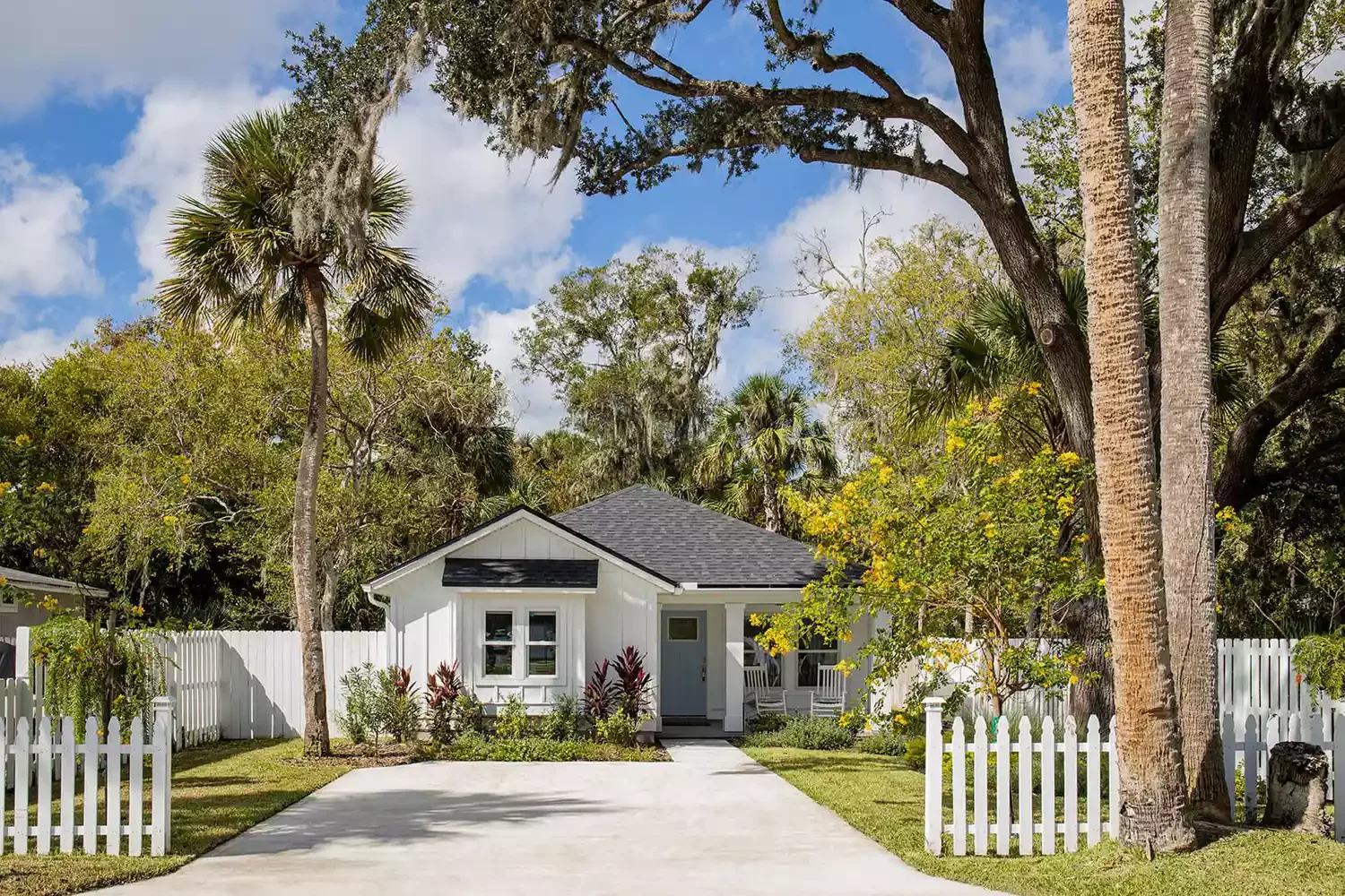 14 Affordable Picket Fence Ideas to Create Classic Charm and Enhanced Privacy in Your Outdoor Space Make Way for a Larger Driveway