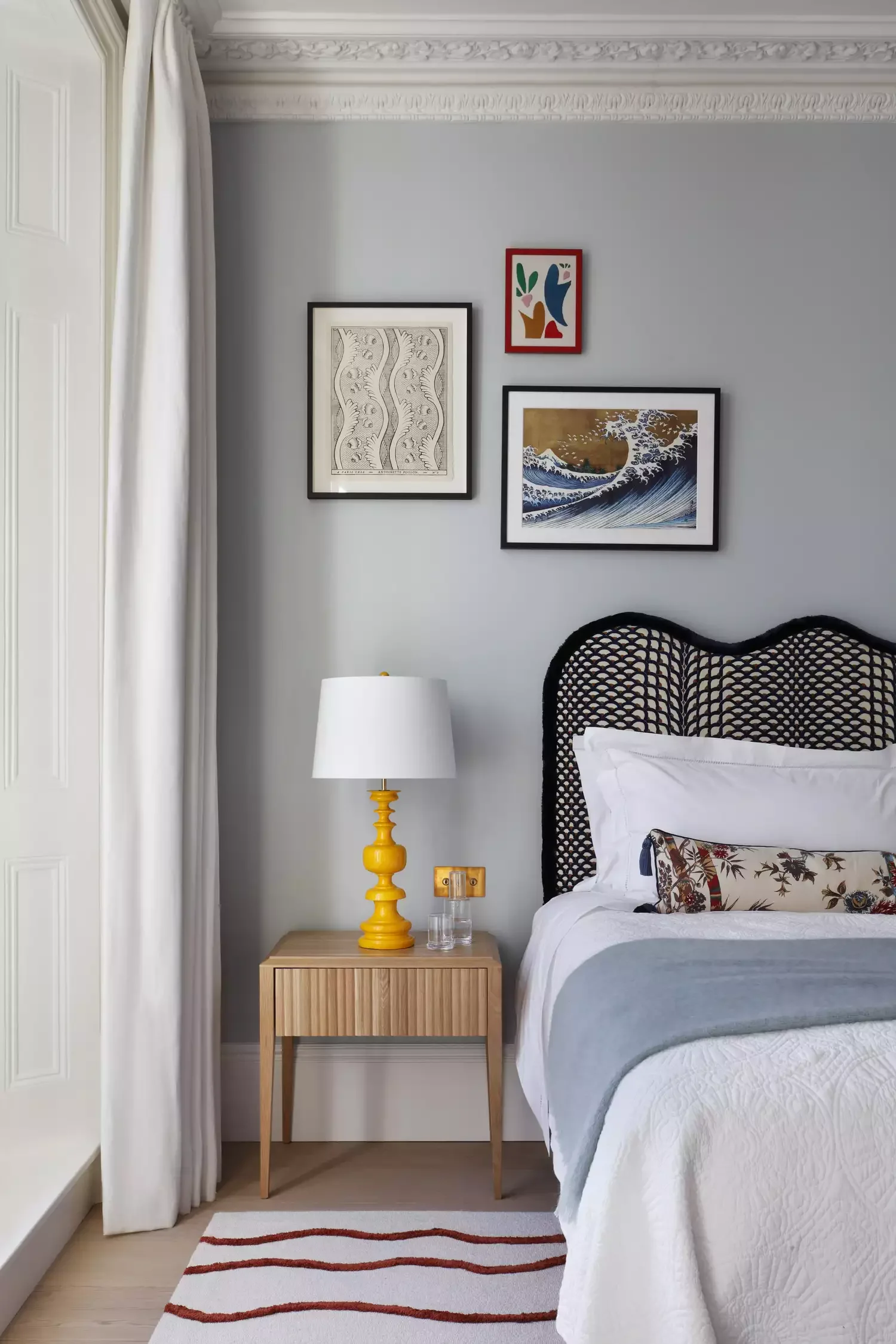 35 Creative Apartment Bedroom Ideas to Transform Your Small Space 23 Make a Mini Gallery Wall