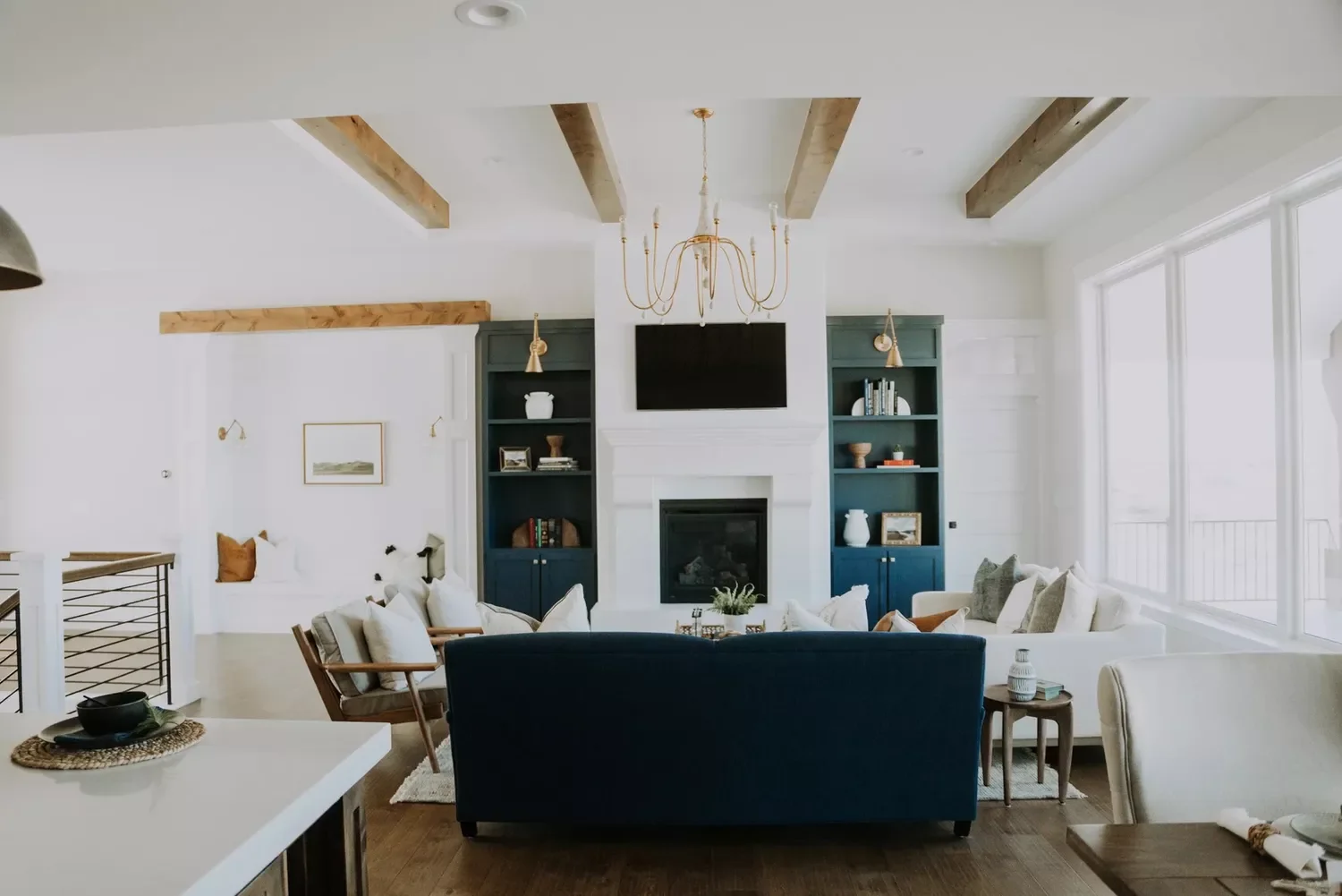 22 Stunning Ceiling Light Ideas That Will Transform Your Living Room 4 Make a Minimalist Statement