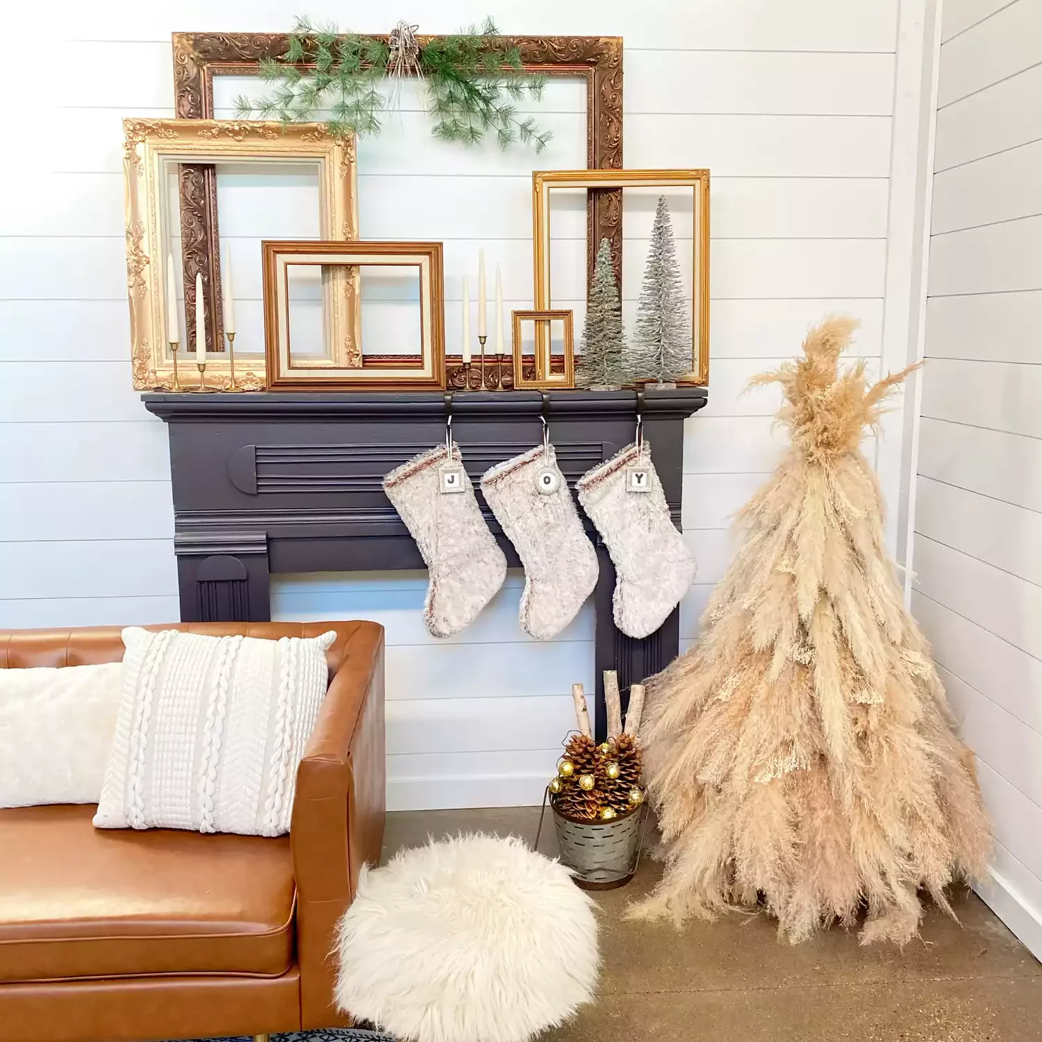19 Stunning Pampas Grass Christmas Tree Ideas for Your Boho Holiday Style 18 Make a Topper