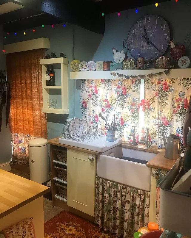 20 Beautiful Kitchen Curtain Ideas That Will Transform Your Space Make it Eclectic