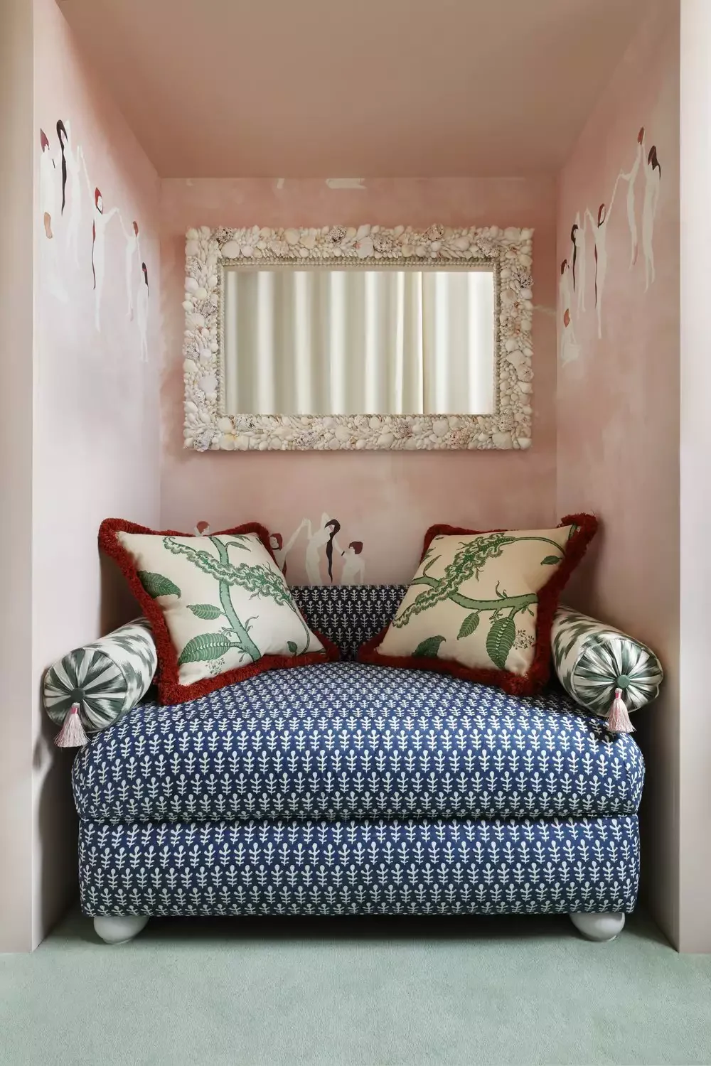 22 Cozy Bedroom Seating Ideas That Will Transform Your Sleep Space 17 Make the Most of a Nook