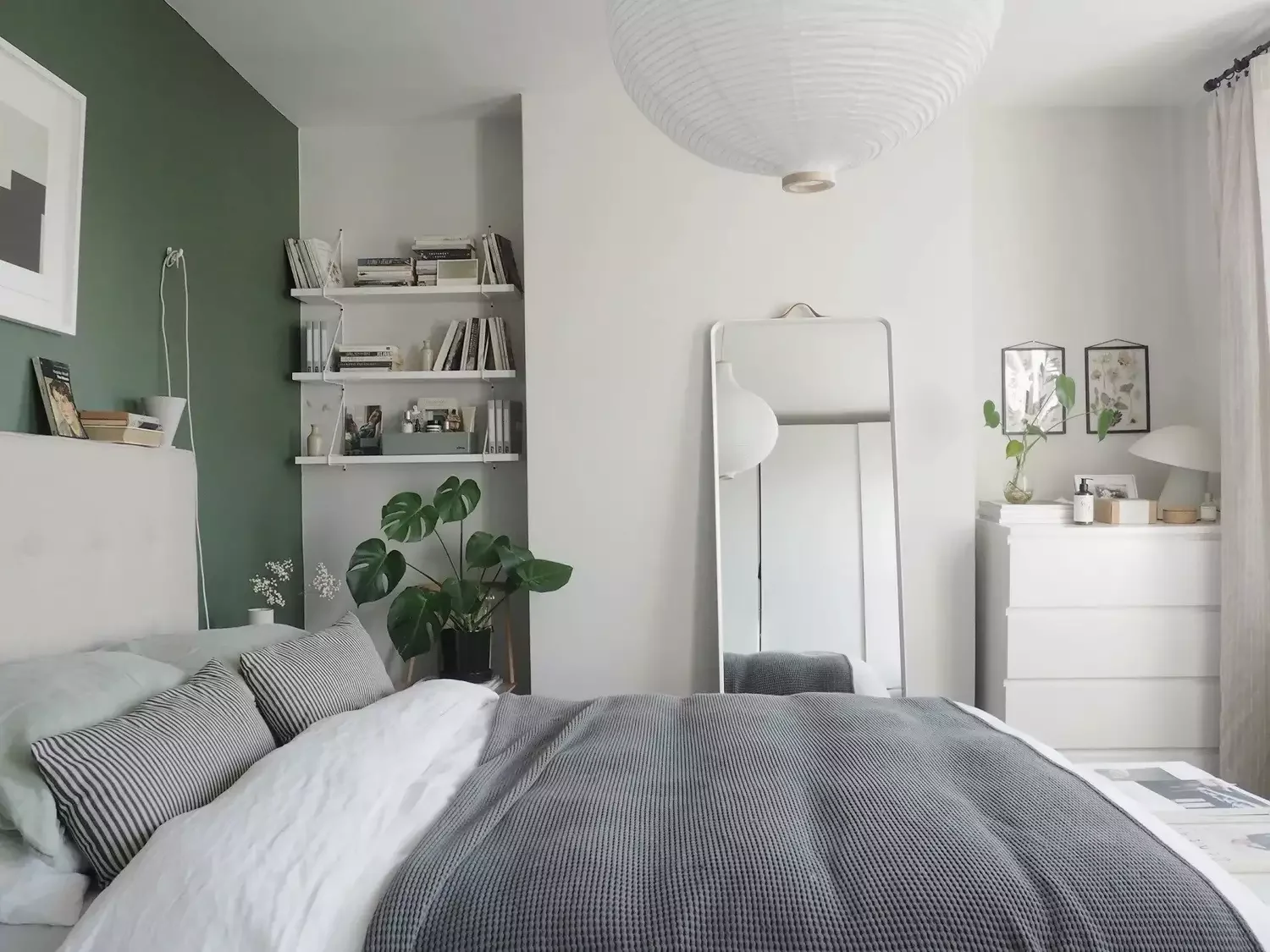 20 Smart Bedroom Shelving Solutions That Transform Your Space Make the Most of an Empty Corner
