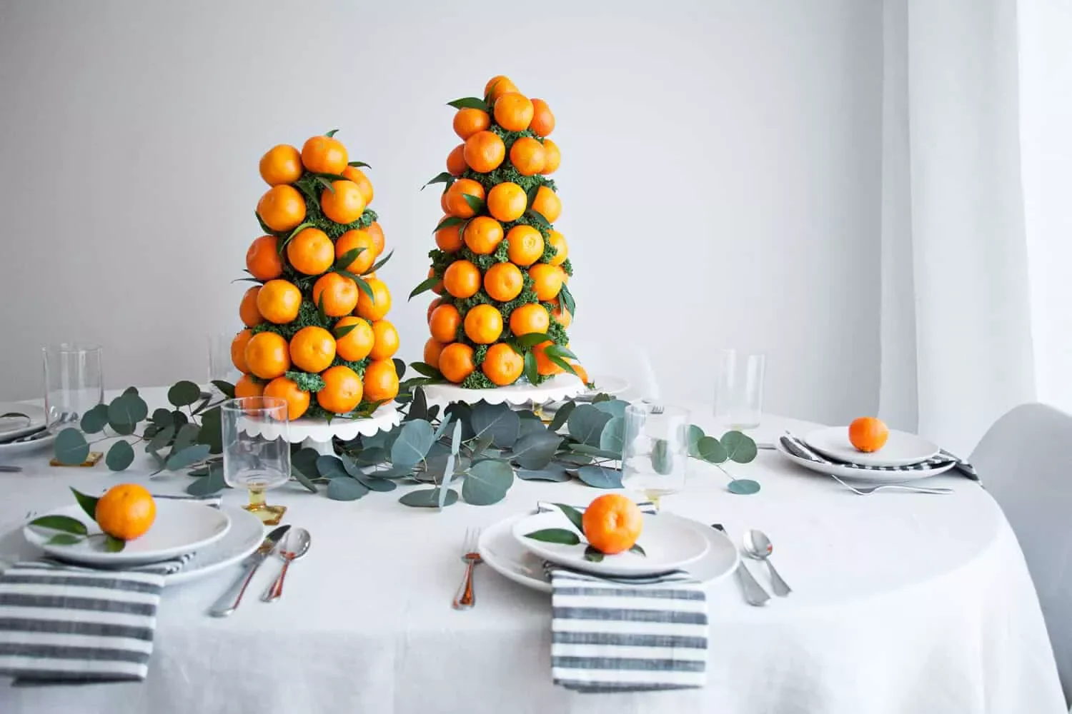 55 Stunning Thanksgiving Décor Ideas to Transform Your Home with Style 19 Mandarin Centerpieces
