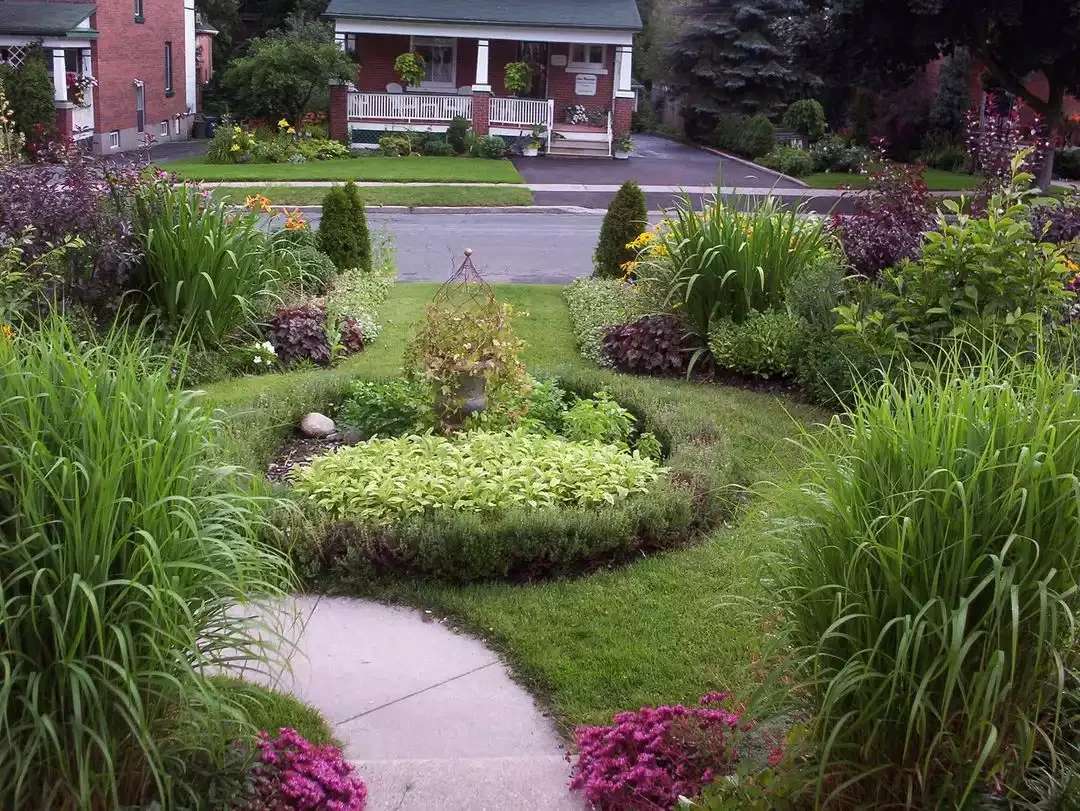 27 Gorgeous Garden Pathway Ideas to Transform Your Outdoor Space Manicured Lawn Pathway
