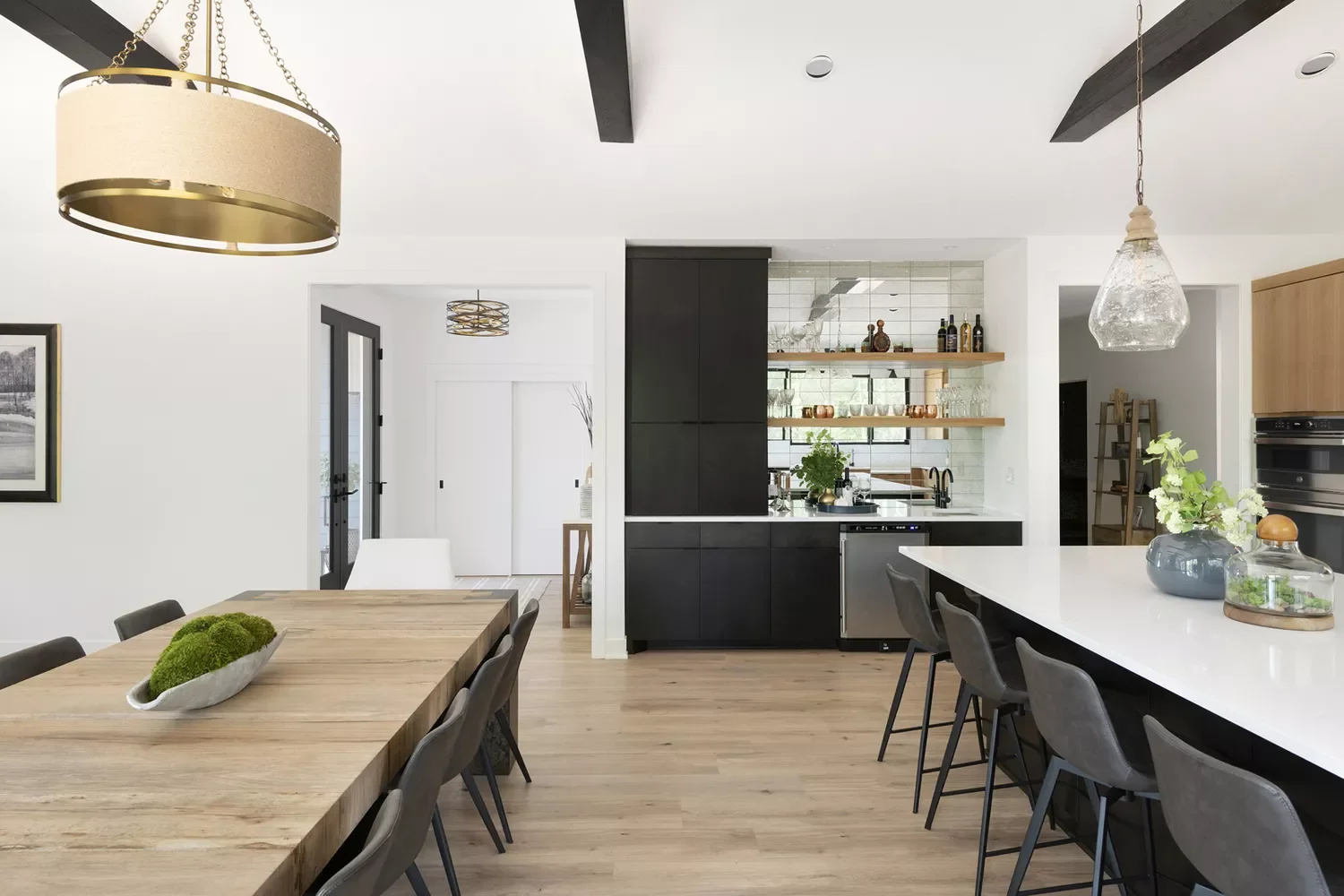 30 Brilliant Dining Room Storage Solutions You Need to See Right Now Match Your Trim