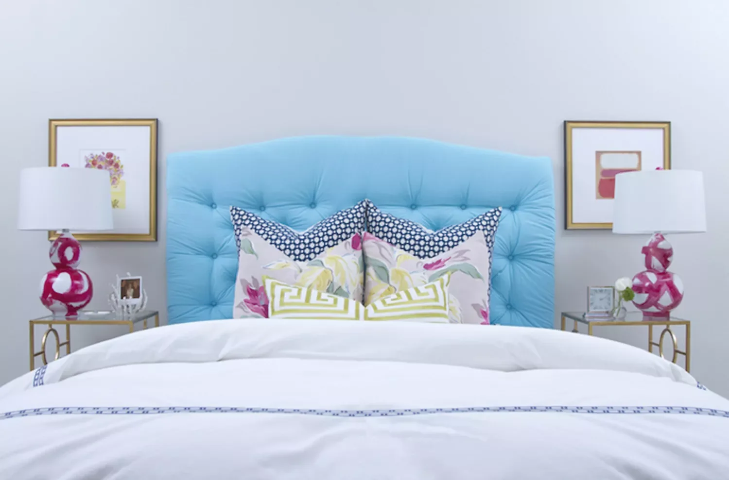 24 Brilliant Primary Bedroom Lighting Ideas That Transform Your Space 13 Matching Bedside Lamps