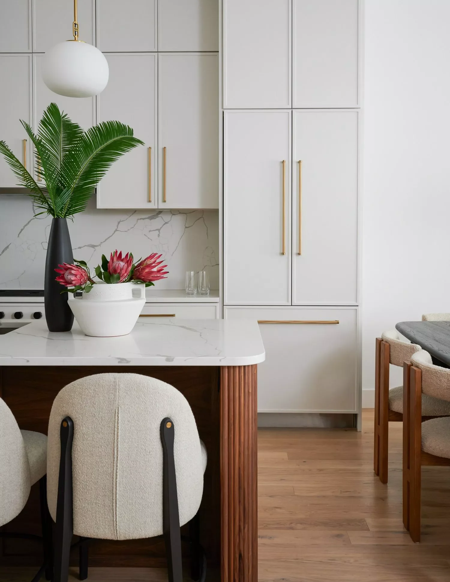 37 White Backsplash Ideas That Transform Any Kitchen Style Matching Quartz