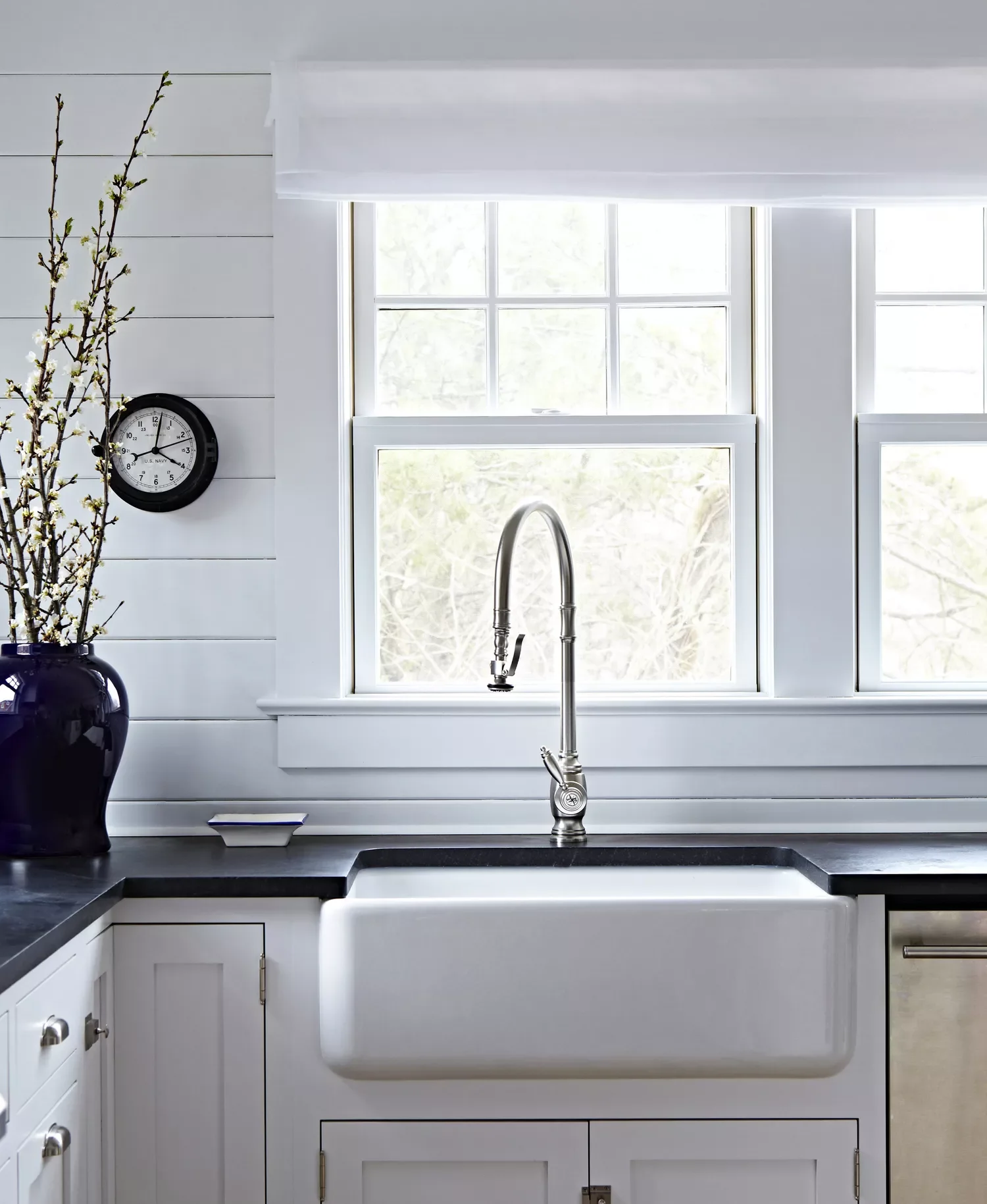 28 Stunning Shiplap Backsplash Ideas That'll Transform Your Kitchen 6 Matching Window Trim