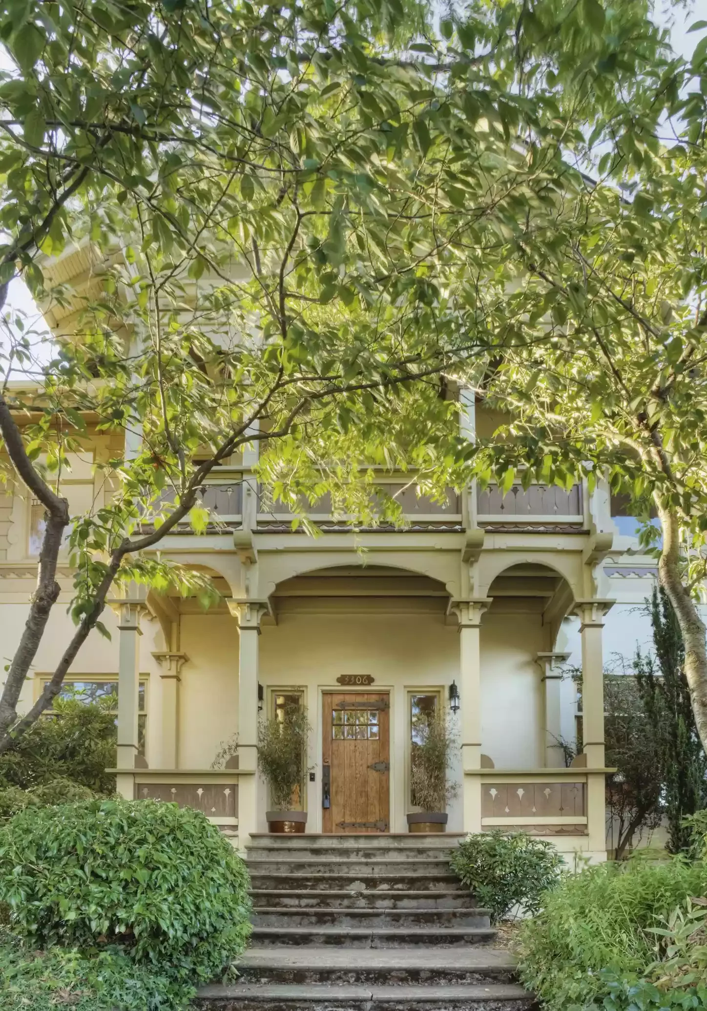 30 Stunning Porch Railing Designs to Transform Your Outdoor Space 15 Matching Wood Panels