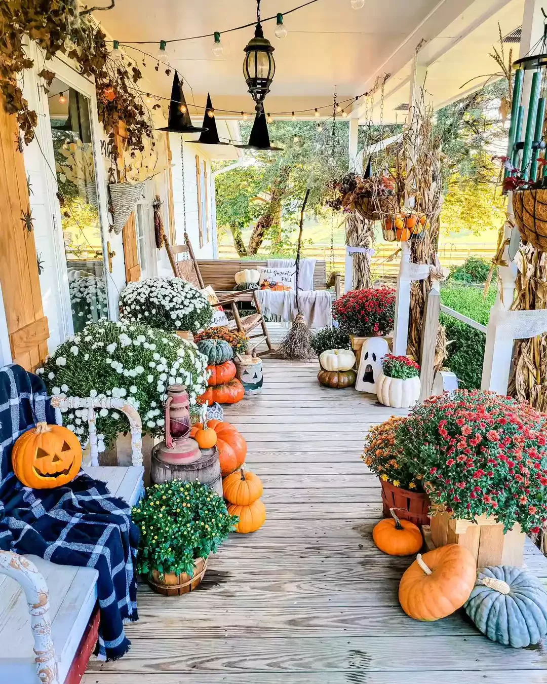50 Stunning Fall Decorating Ideas That'll Make Your Home Feel Like Autumn Magic 3 Maximalist Mums