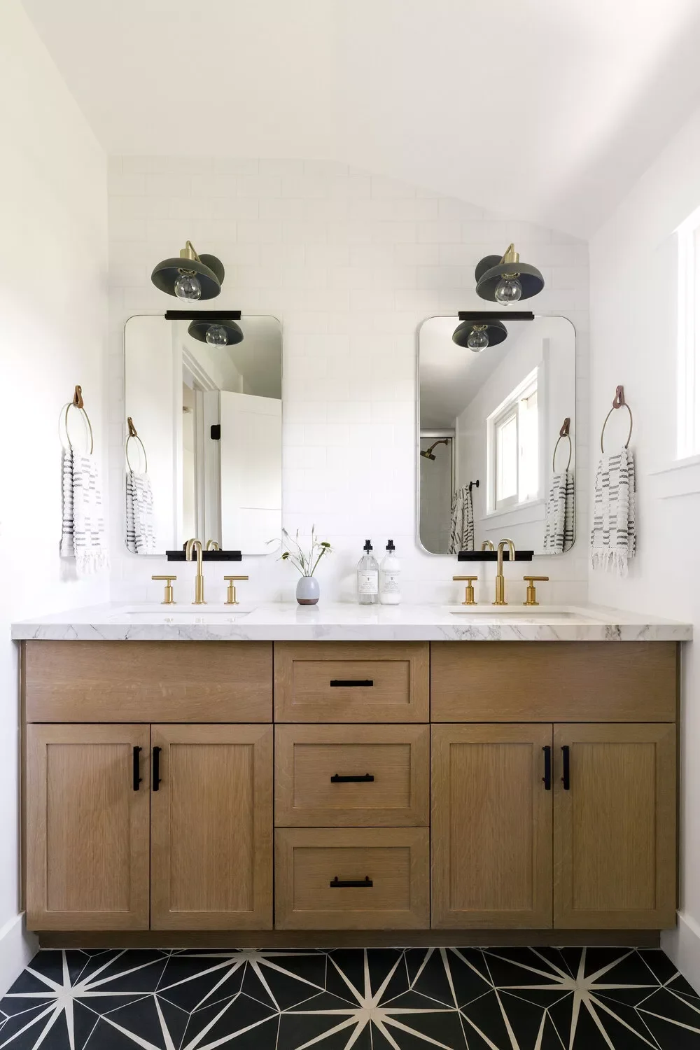 43 Smart Bathroom Storage Solutions That Maximize Every Inch Maximize Every Inch