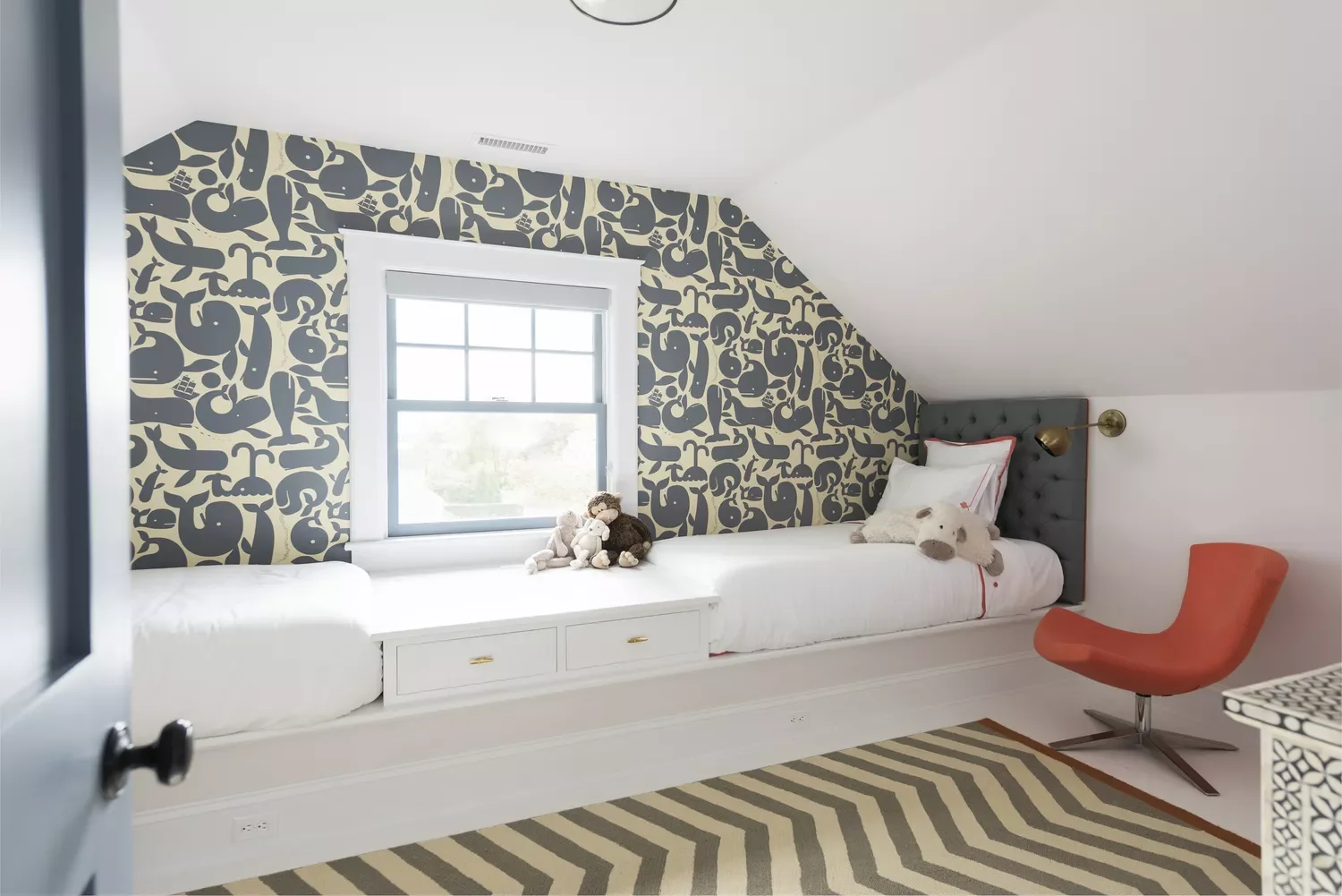 33 Cozy Attic Bedroom Ideas That Will Transform Your Space 2 Maximize Layout