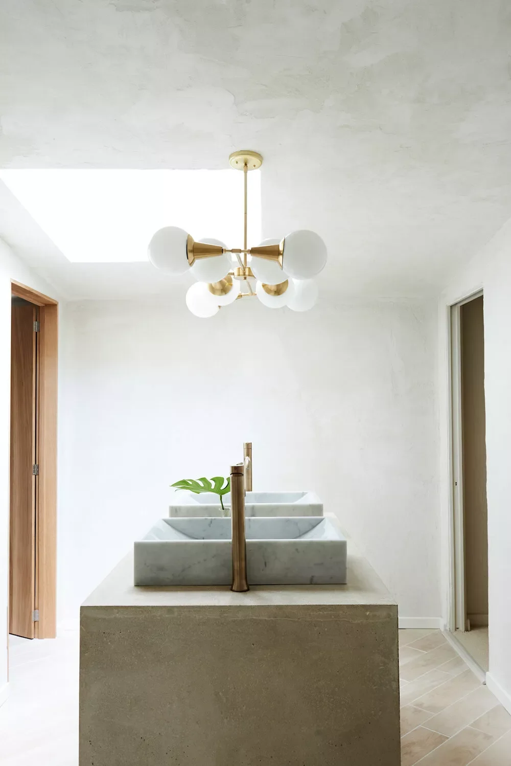68 Stunning Bathroom Designs That Will Make You Never Want to Leave 36 Maximize Natural Light