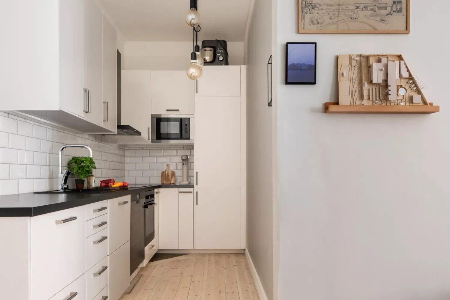 52 Creative Apartment Kitchen Ideas That Keep Your Security Deposit Safe 14 Maximize Storage