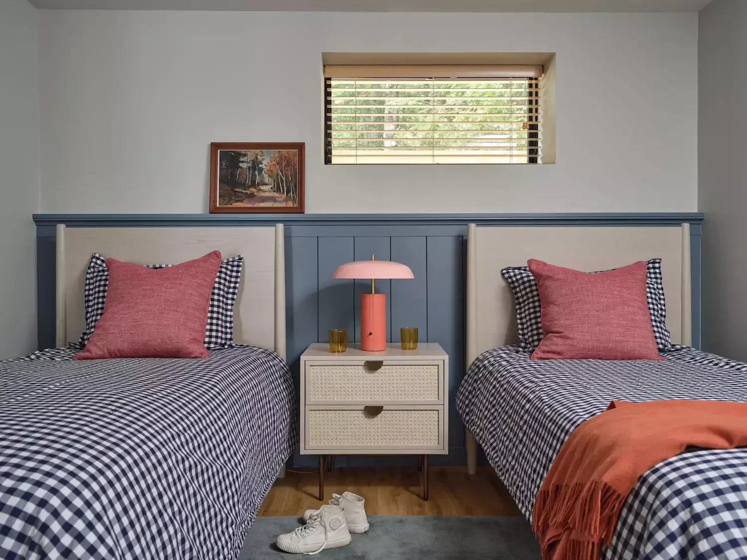 22 Smart Guest Bedroom Ideas That Make Small Spaces Feel Huge 12 Maximize Storage