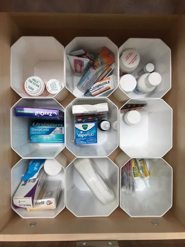 14 Smart Ways to Organize Your Bathroom Drawers for Maximum Storage Medicine Drawer Containers