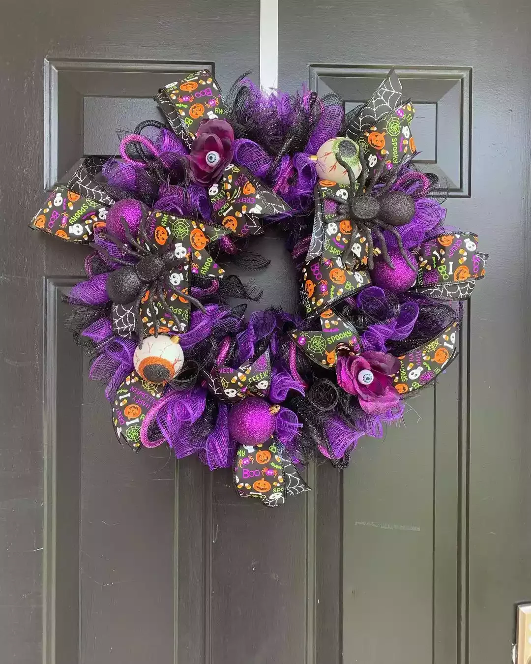 45 Spooktacular Halloween Wreath Ideas That Will Make Your Front Door the Neighborhood's Favorite Stop 13 Mesh Halloween Wreath