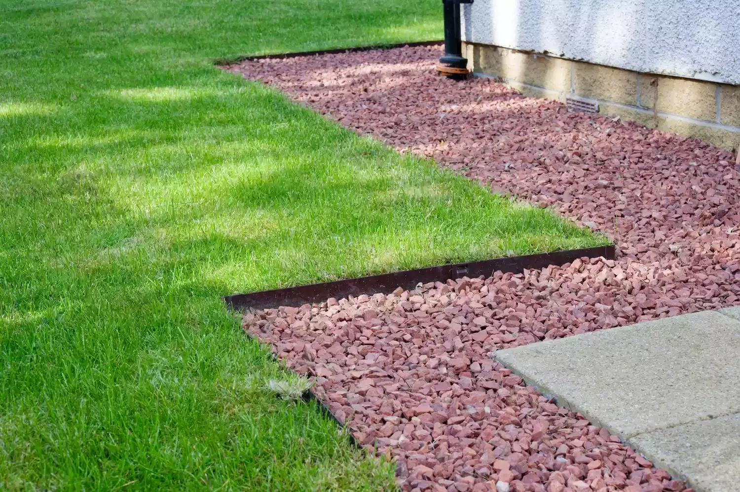 30 Affordable and Creative Ways to Define Your Garden Boundaries Metal Edging Path