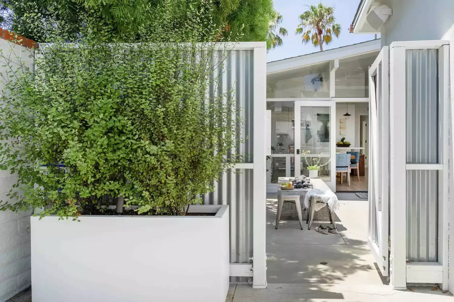 26 Outdoor Privacy Screen Ideas That Create a Private Sanctuary Metal Siding