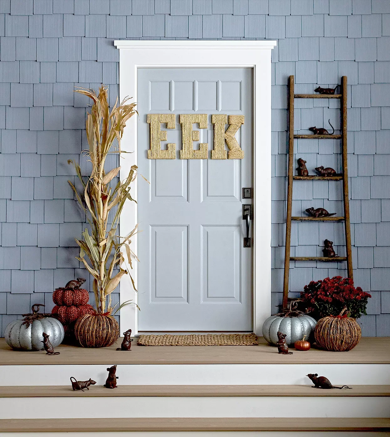 56 Creative DIY Halloween Decorations for Outdoor Spaces 44 Metallic Letter Message