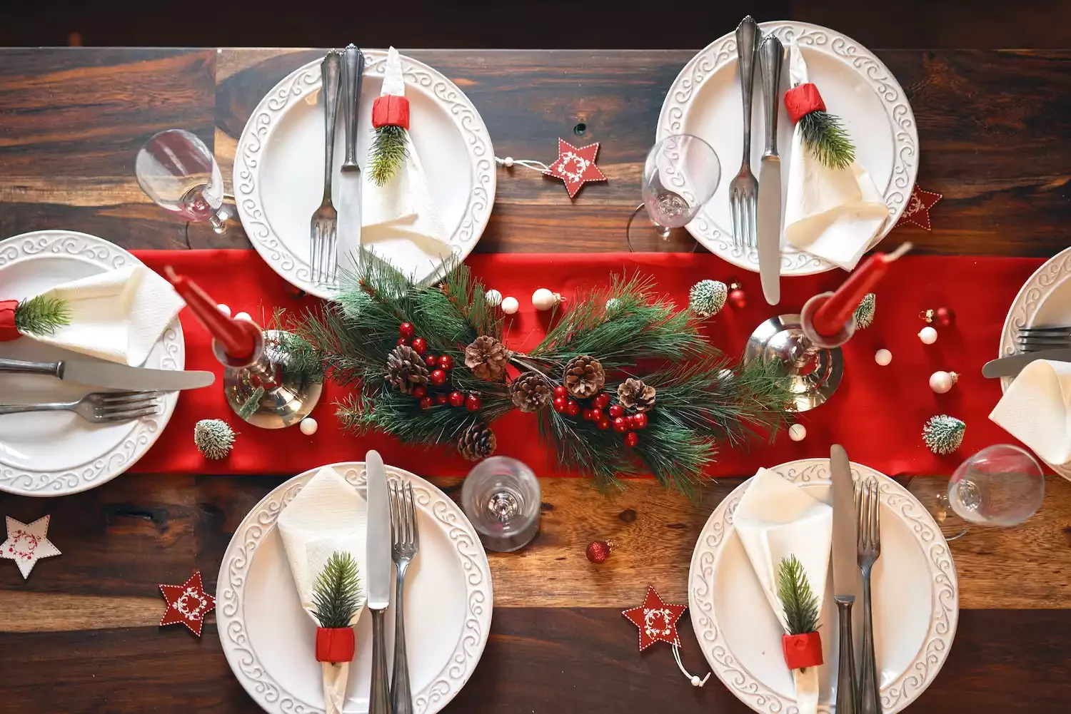 40 Stunning Christmas Table Decor Ideas That Will Make Your Holiday Gatherings Unforgettable 14 Metallic Neutrals With Red and Green
