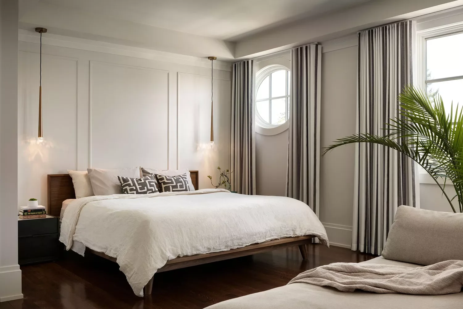 27 Stunning Midcentury Modern Bedroom Ideas That Will Transform Your Space 18 Midcentury Modern Bed Frame