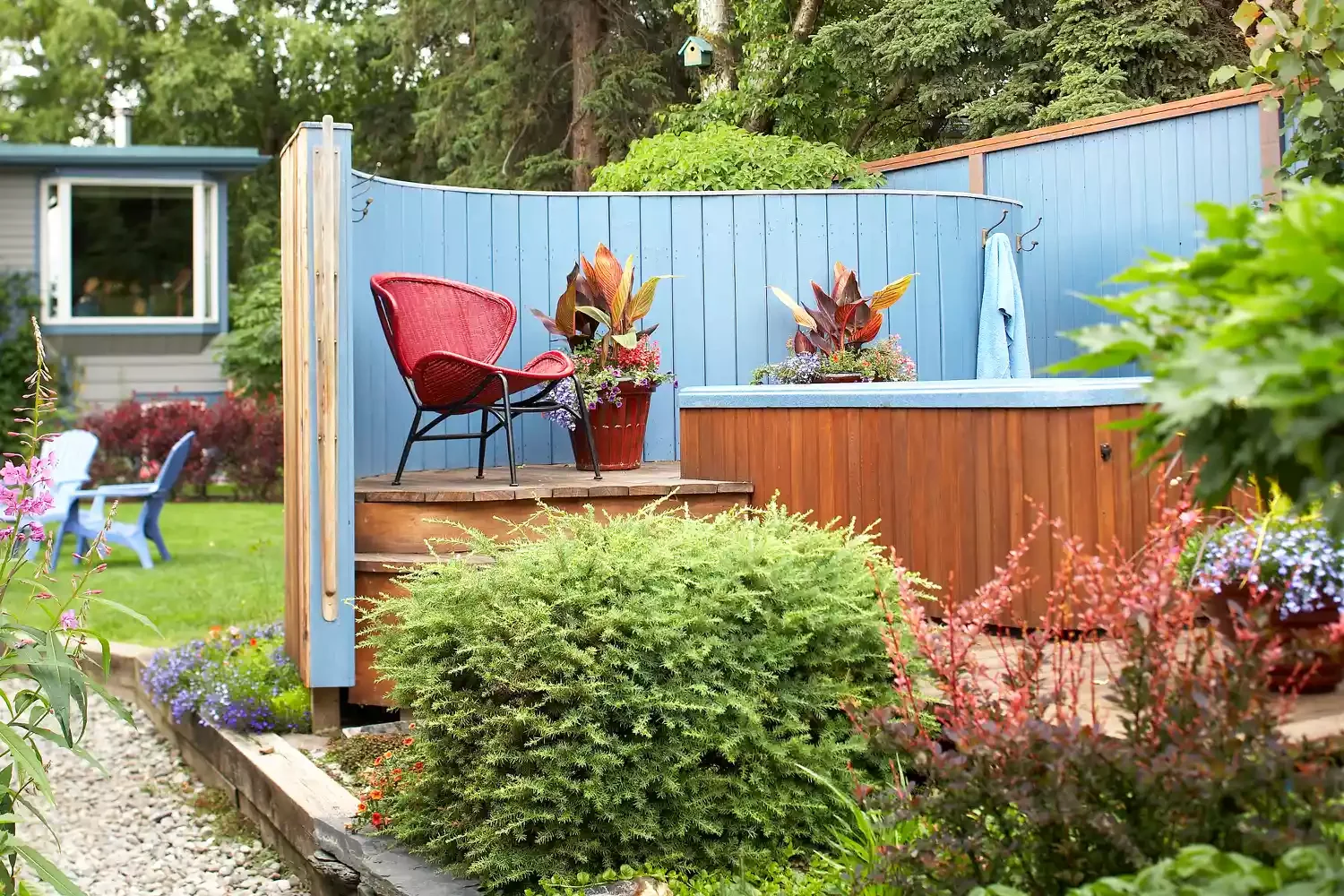 30 Stunning Hot Tub Deck Designs to Create Your Dream Backyard Retreat 6 Midcentury Modern Hot Tub Deck