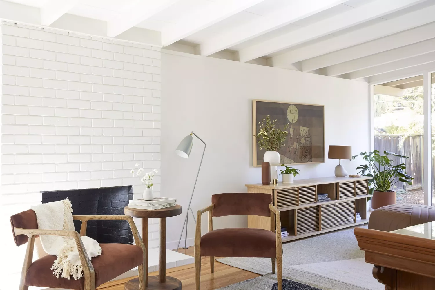 42 Stunning White Brick Fireplace Ideas That Will Transform Your Living Space 12 Midcentury Modern Style