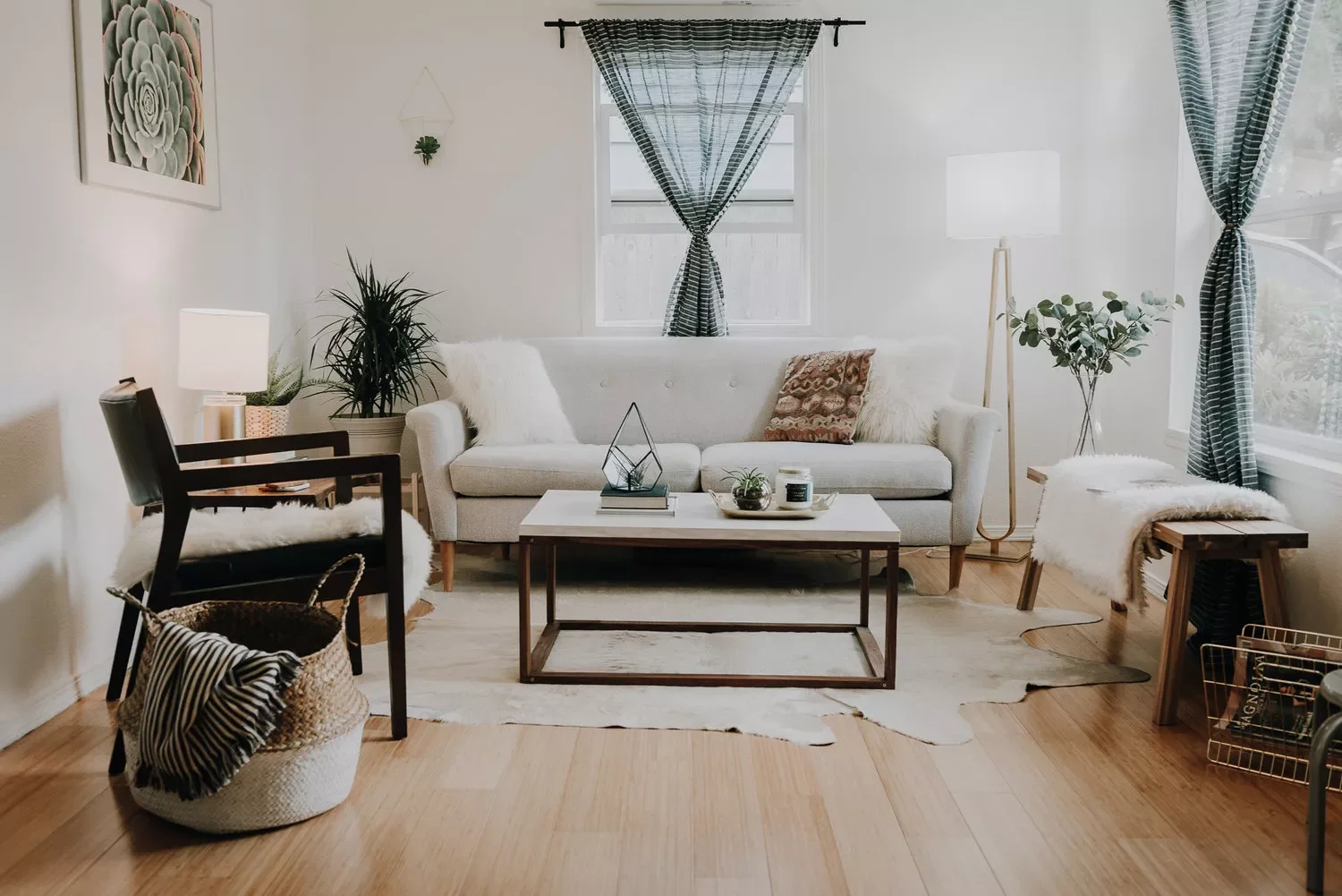52 Stunning Living Room Curtain Ideas That Transform Any Space 50 Middle-Tied Back Curtains