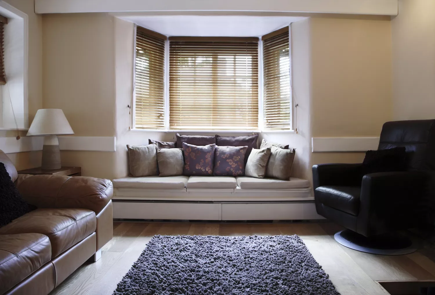 22 Creative Bay Window Dressing Ideas That Will Transform Your Space 9 Mini Blinds