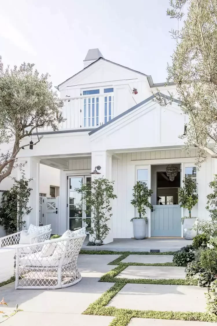 20 Budget-Friendly Backyard Designs That Ditch the Grass (and All That Maintenance) 13 Minimal Grass