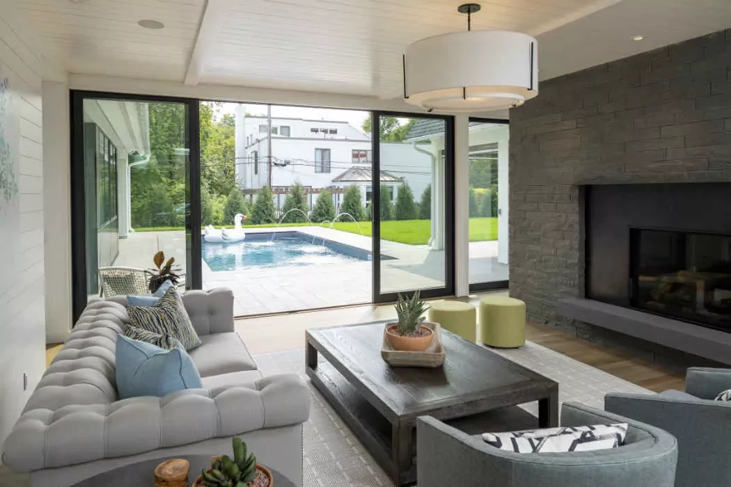 23 Stunning Backyard Water Features That Create Pure Magic Minimalist Backyard Pool Fountain